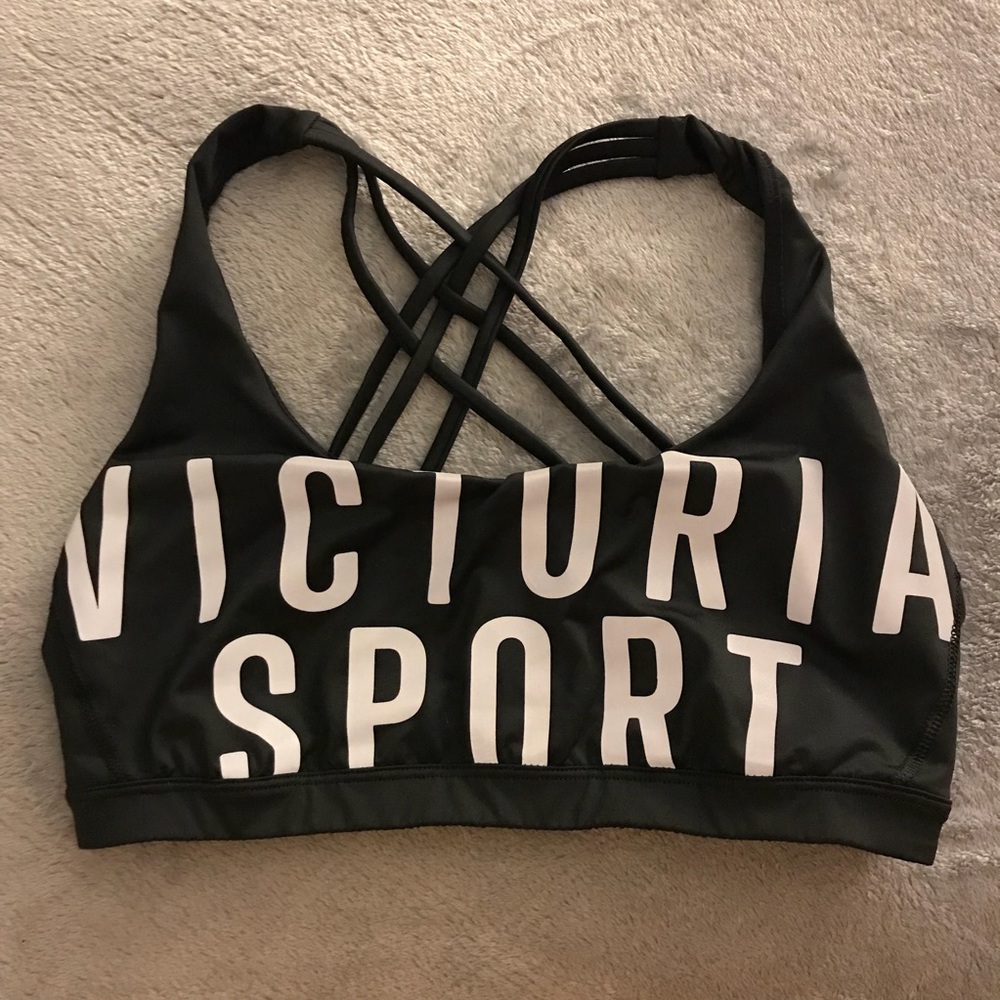NWOT Victoria Sport Strappy Sports Bra